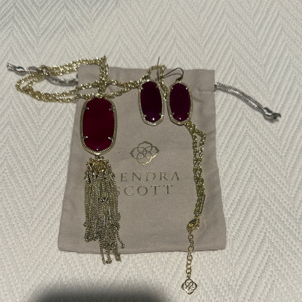 Kendra Scott Elle Gold Drop Earrings in Maroon Opaque Glass and matching pendant